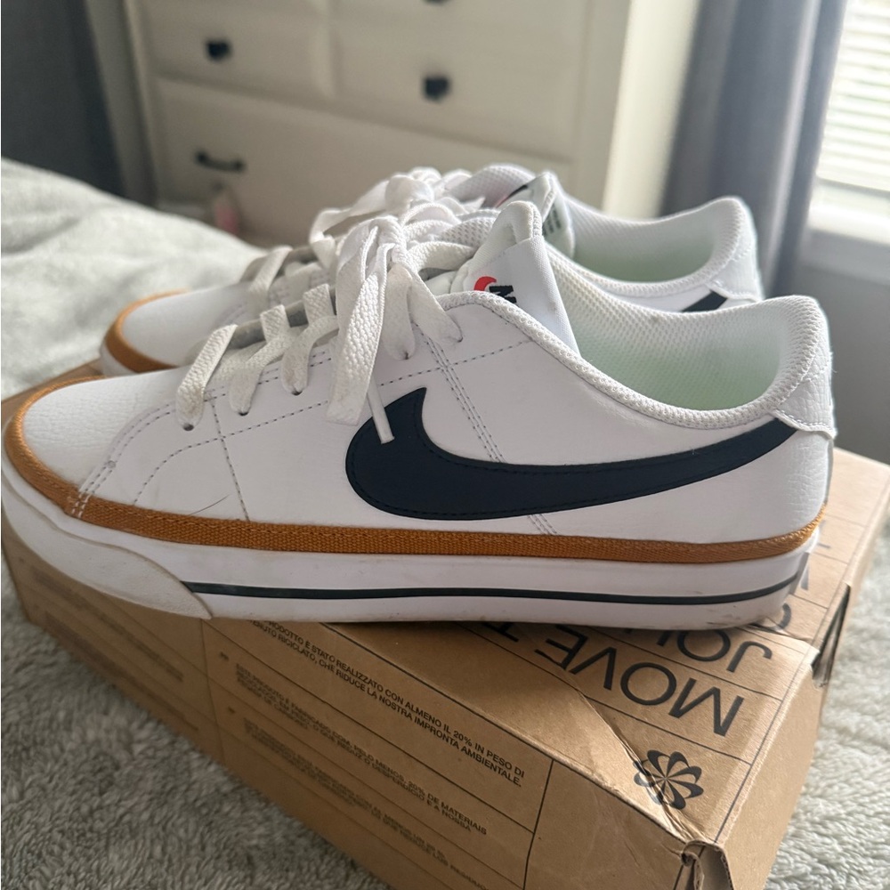 Nike Court Legacy Sneakers